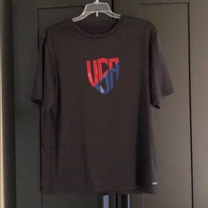 🍀 4/$15! C9 by Champion USA duo dry workout shirt sz medium